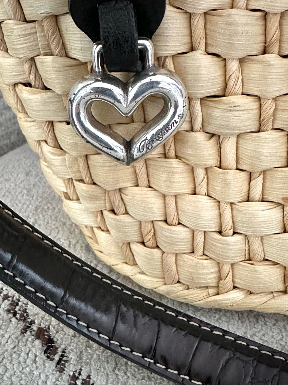 Brighton Straw Woven Tote Bag Heart Charm Shoulder Bag Black Trim - Picture 2 of 11